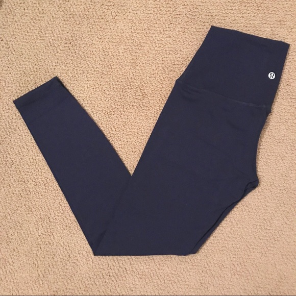 Lululemon Navy 7/8 High Times Leggings Size 6 - Picture 2 of 4